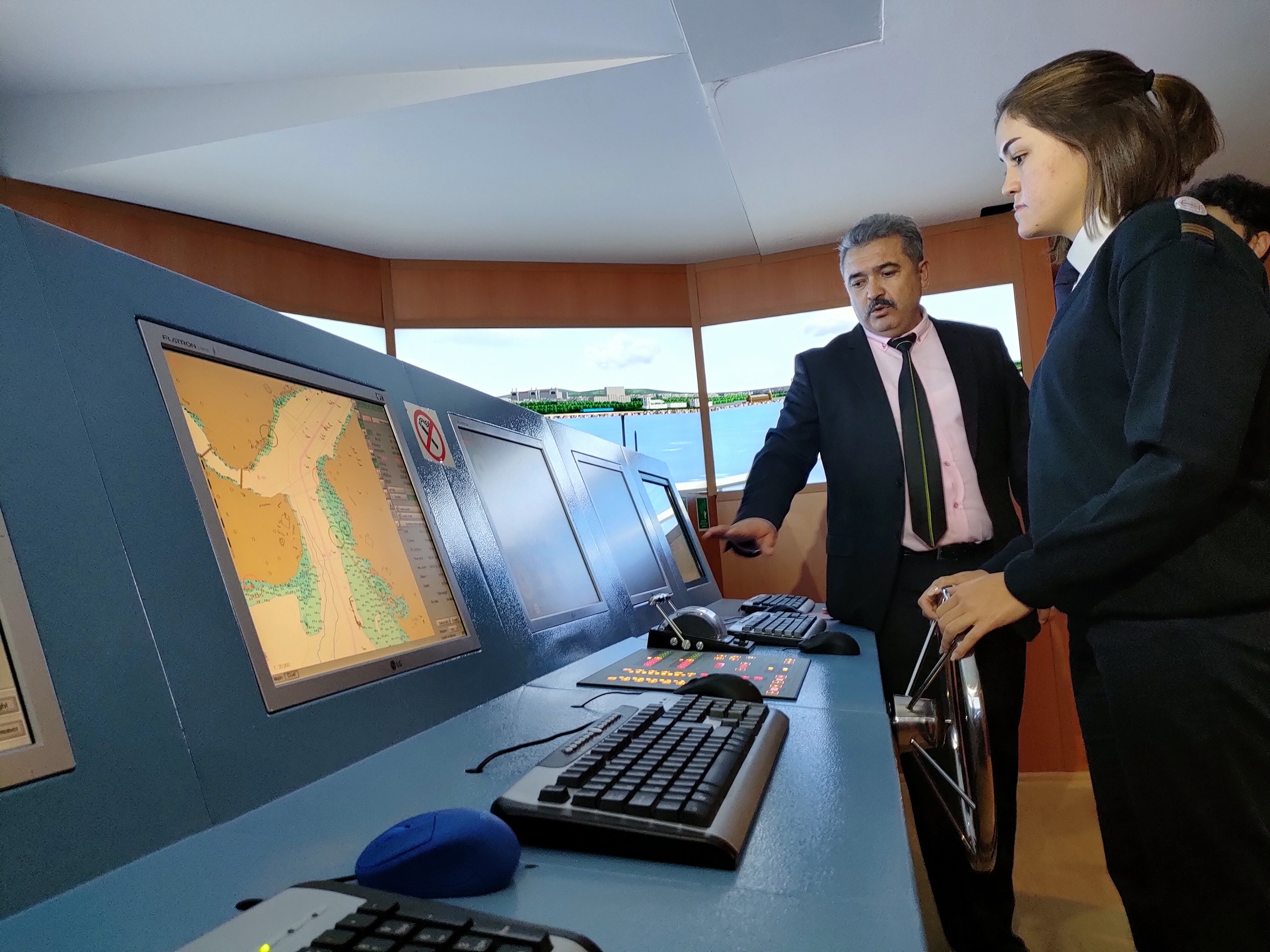 Şimdiki kızlar uzak yol kaptanı olmak istiyor...