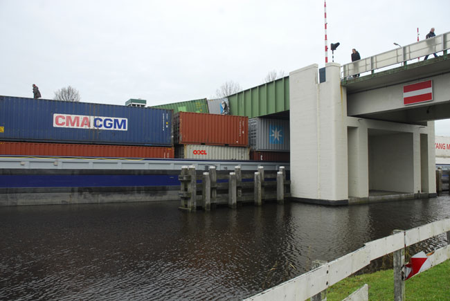 FIDE ADLI GEMI KOPRUDE SIKISTI