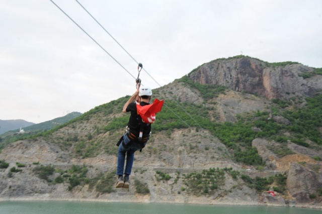 Borçka baraj Gölü Üzerinde "Zipline"