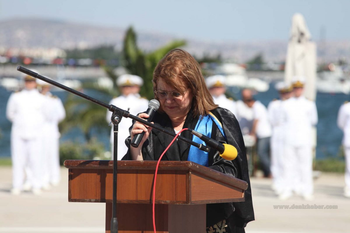 MEZUNLAR DIPLOMALARINI ALDI