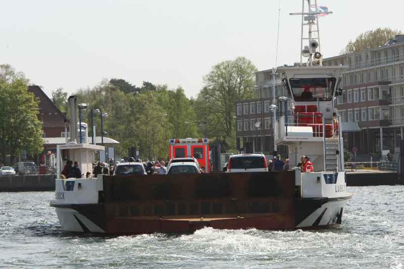 YOLCU FERIBOTU RUS SILEBINE BINDIRDI