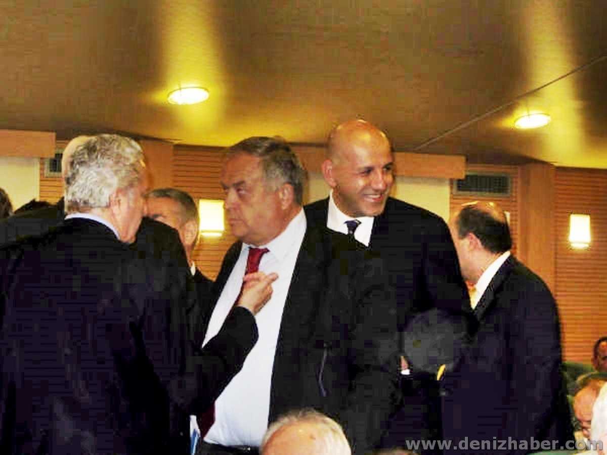 DTO MECLISINDE KALKAVAN SHOW