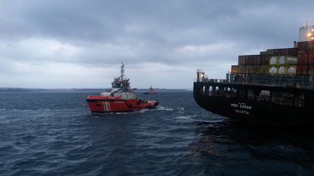 MSC SARAH CANAKKALEDE KARAYA OTURDU