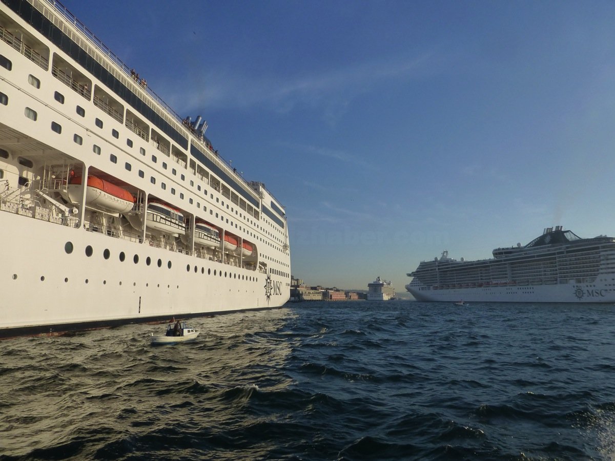 ISTANBUL LIMANINDA KRUVAZIYER BAYRAMI