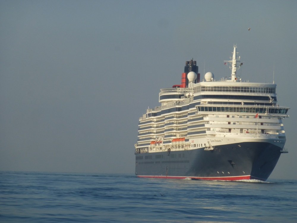 QUEEN ELIZABETH ISTANBULDA