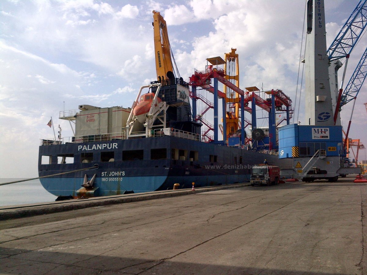 MERSIN LIMANINA KALMAR KREYN