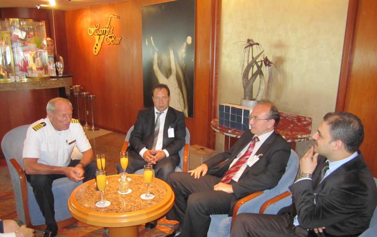 ARTANIA KRUVAZIYER GEMISI