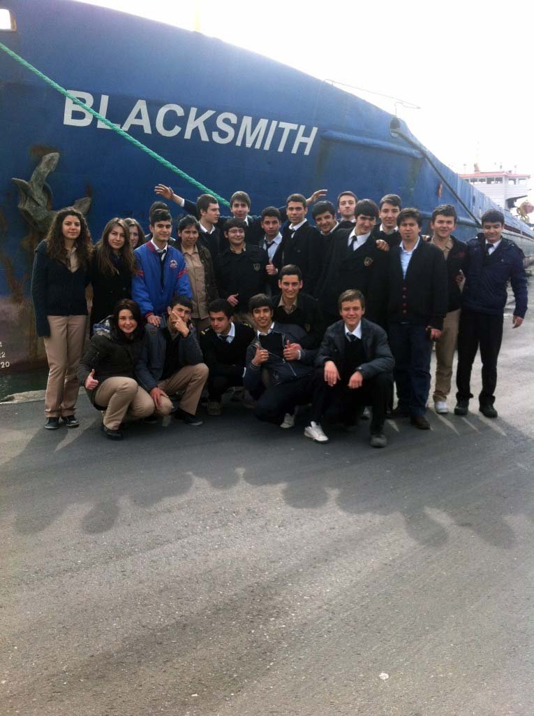 ZONGULDAKLI DENIZCILIK OGRENCILERI