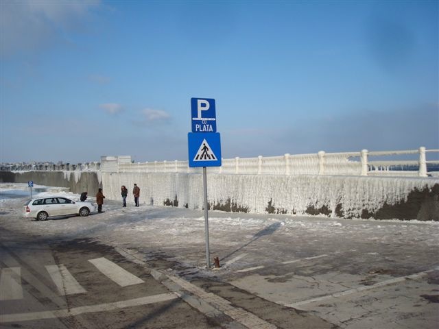 TUNA NEHRI AKMAM DIYOR