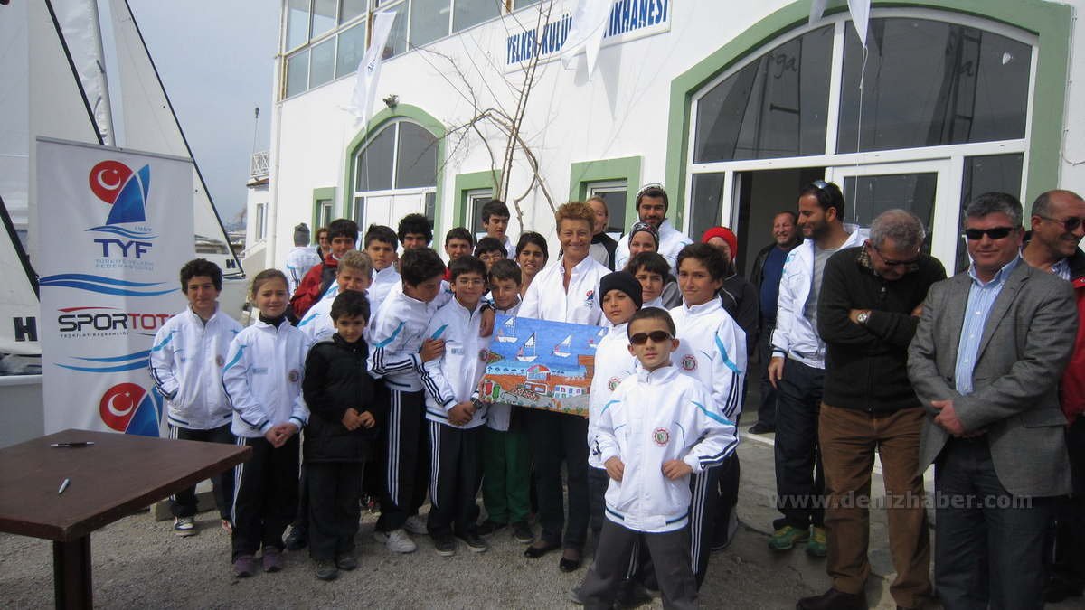 FEDERASYON MUGLAYA TEKNE HEDIYE ETTI