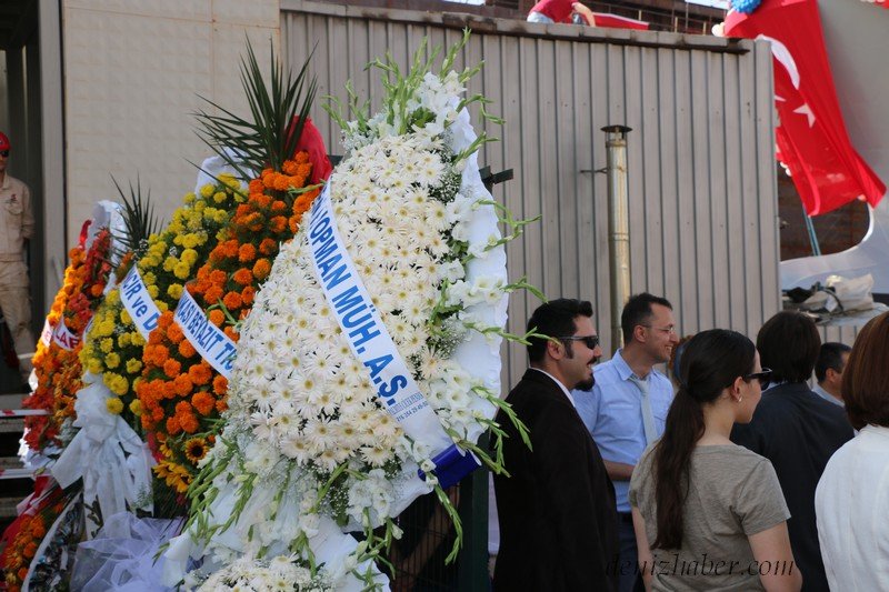 ISTANBUL TERSANESI DENIZE INDIRME TORENI