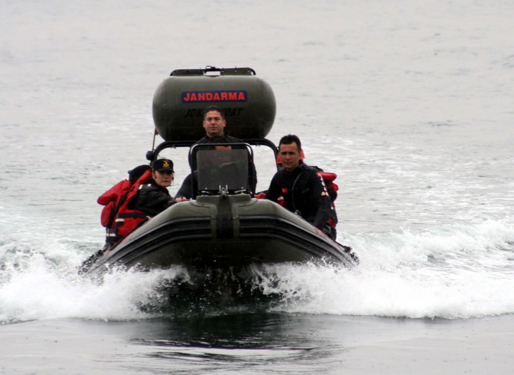 KADIN KOMANDOLAR NEFES KESTI