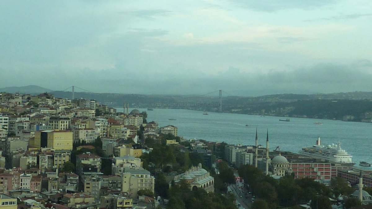 GALATA KULESINDEN ISTANBUL BOGAZI
