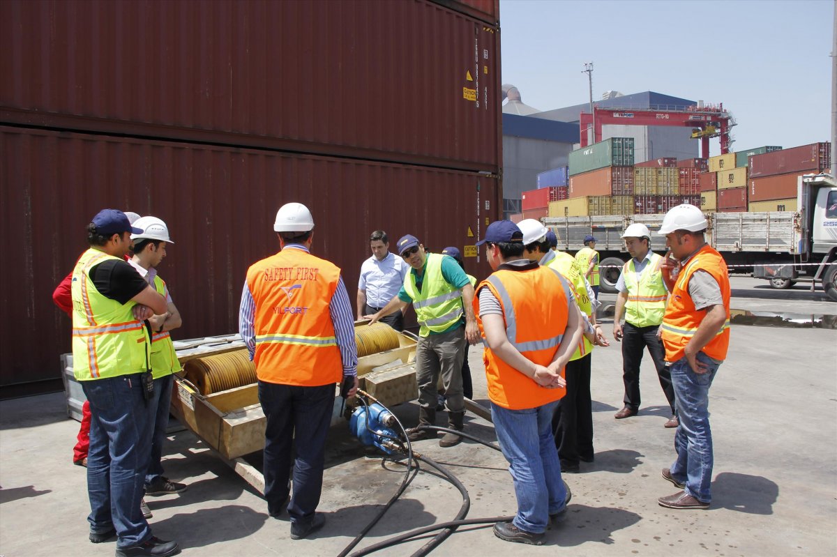 IZMIR KORFEZINDE TATBIKAT