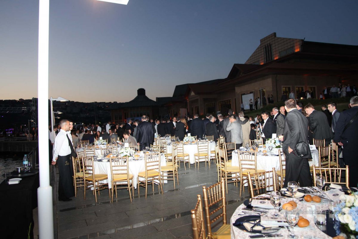 GEMI BROKERLERI YEMEGI