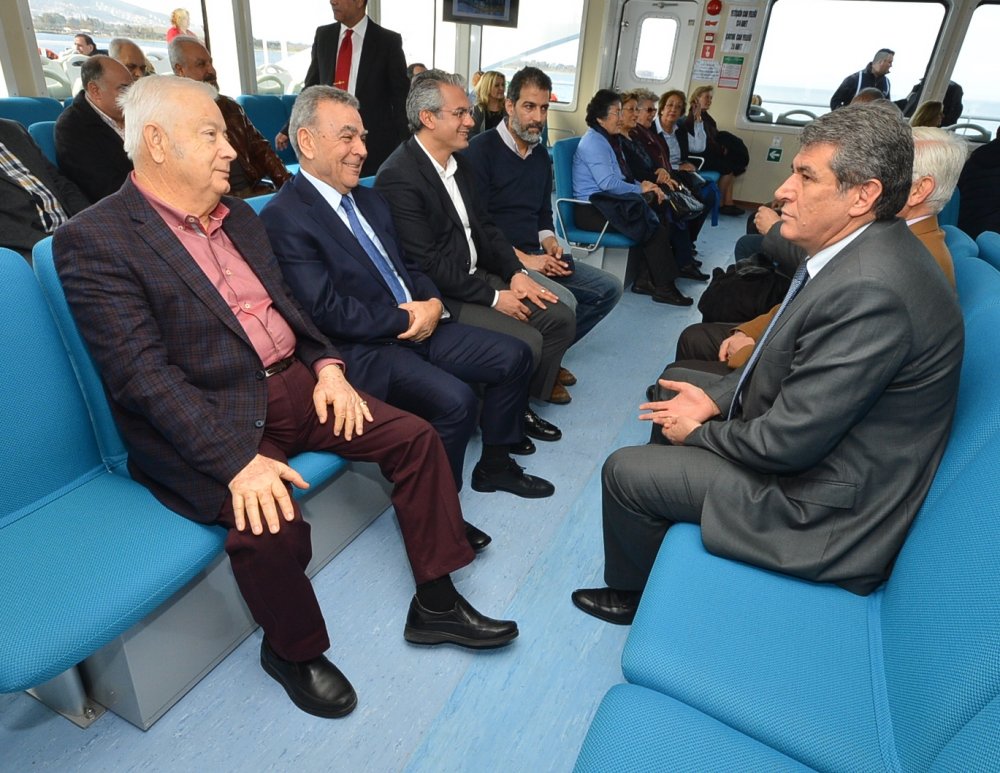 MAVI KORFEZE KARDES GELDI