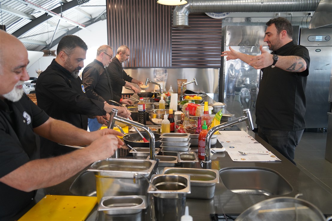 AVS, Gemi Aşçılarına İki Günlük Eğitim Programı Düzenledi