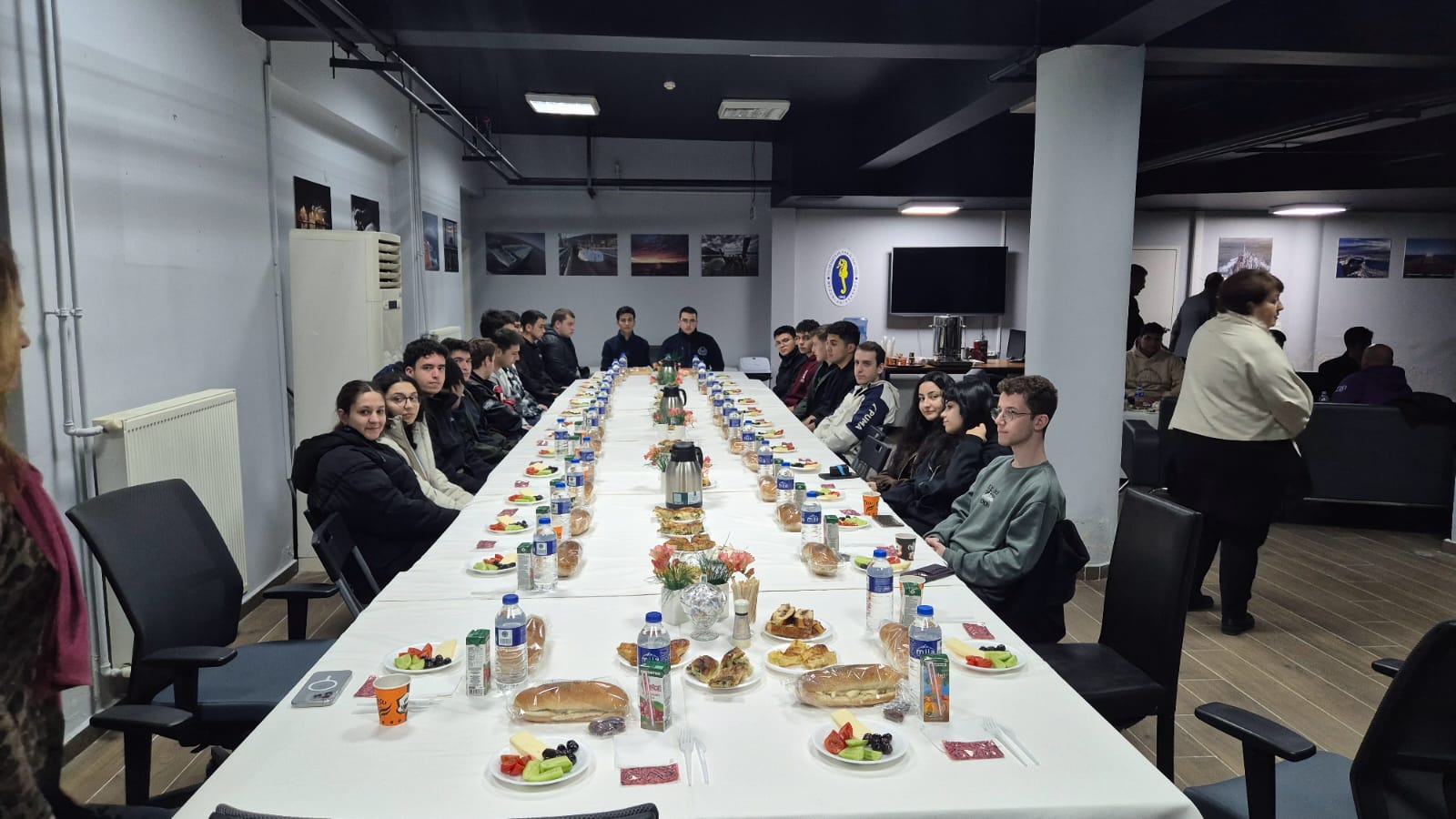 İTÜ Rektörü Denizci Öğrencilerle Sahurda Buluştu