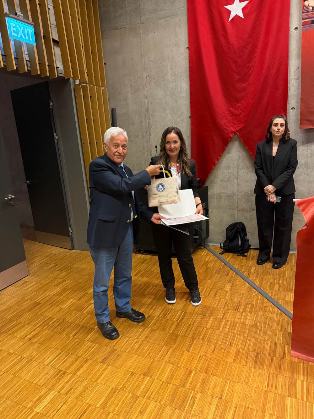 DENİZCİLİK SEKTÖRÜNDE HUKUKİ SORUNLAR PİRİ REİS ÜNİVERSİTESİ'NDE MASAYA YATIRILDI