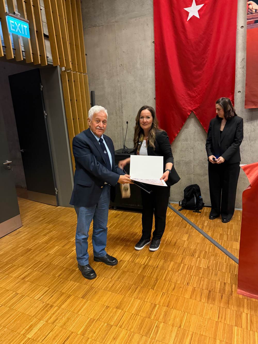 DENİZCİLİK SEKTÖRÜNDE HUKUKİ SORUNLAR PİRİ REİS ÜNİVERSİTESİ'NDE MASAYA YATIRILDI