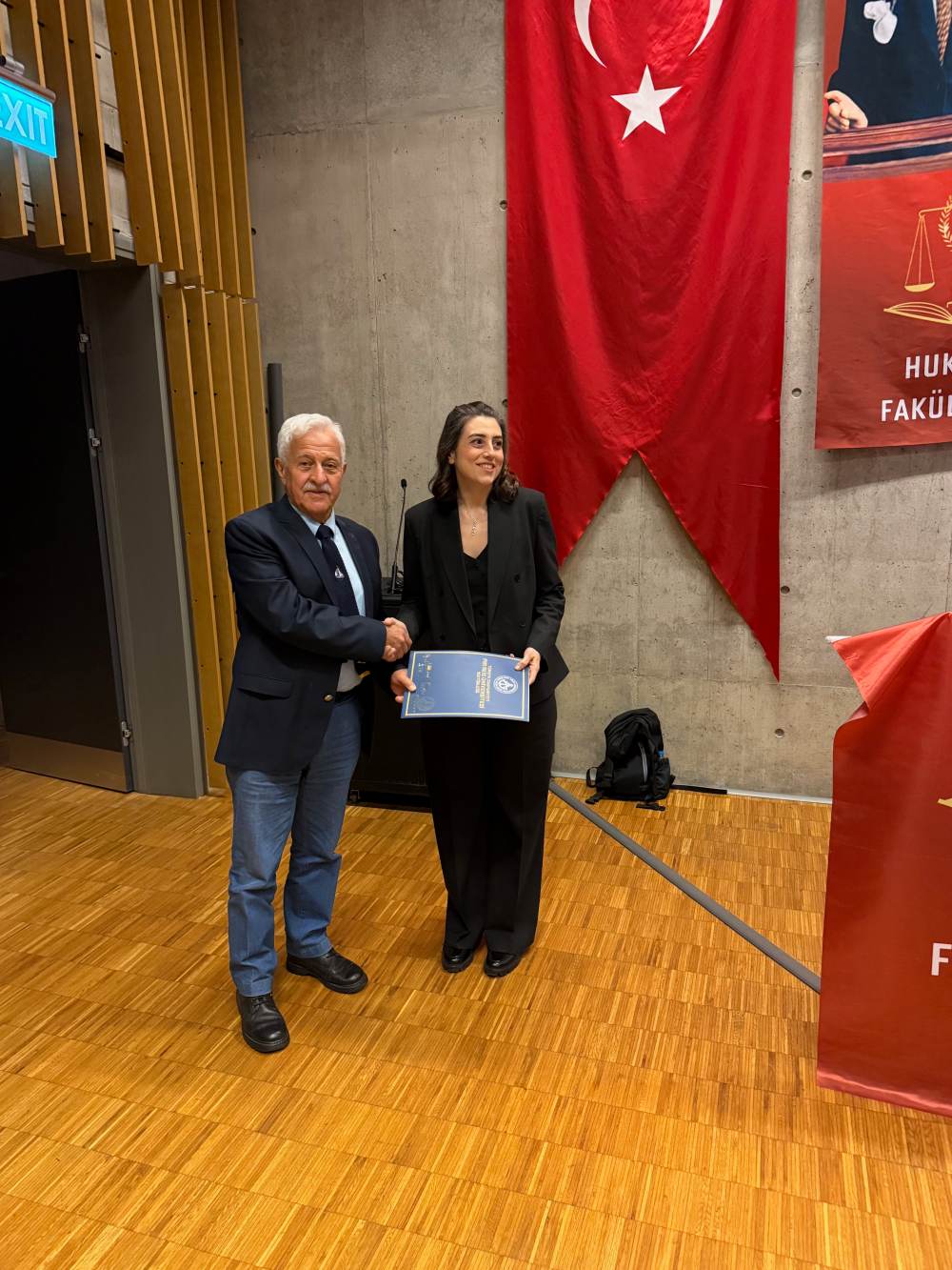 DENİZCİLİK SEKTÖRÜNDE HUKUKİ SORUNLAR PİRİ REİS ÜNİVERSİTESİ'NDE MASAYA YATIRILDI