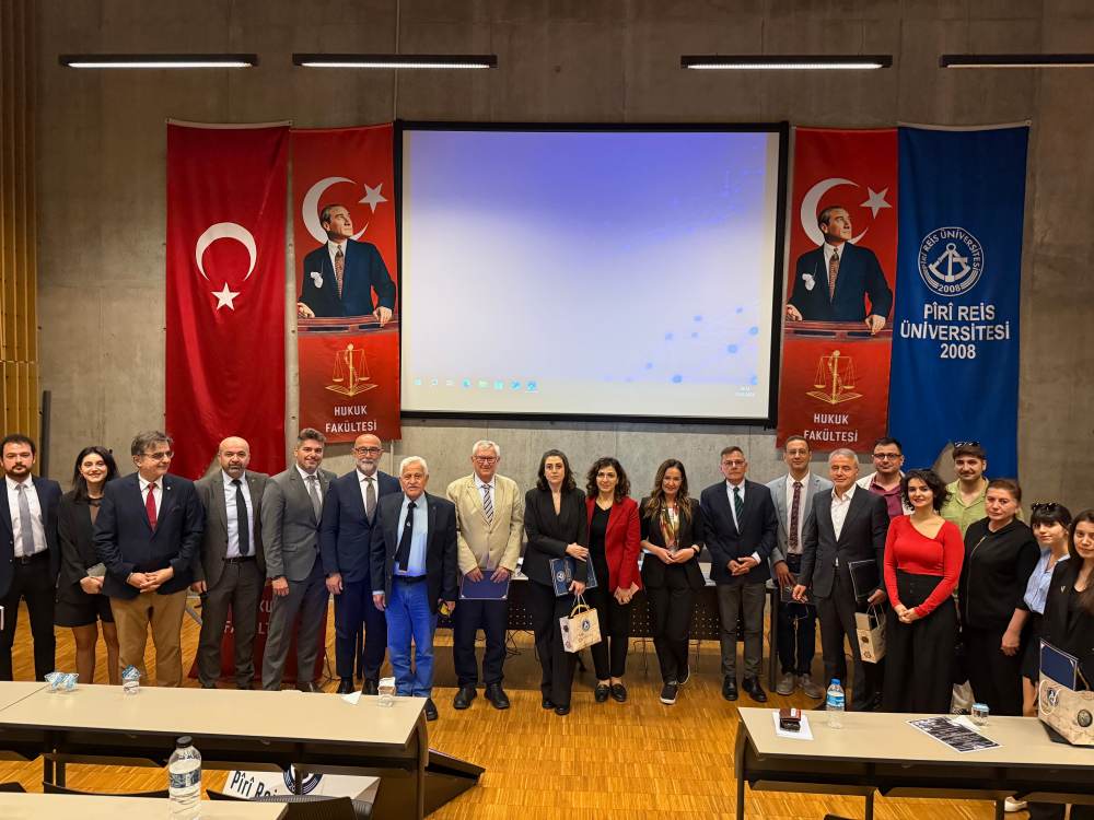 DENİZCİLİK SEKTÖRÜNDE HUKUKİ SORUNLAR PİRİ REİS ÜNİVERSİTESİ'NDE MASAYA YATIRILDI