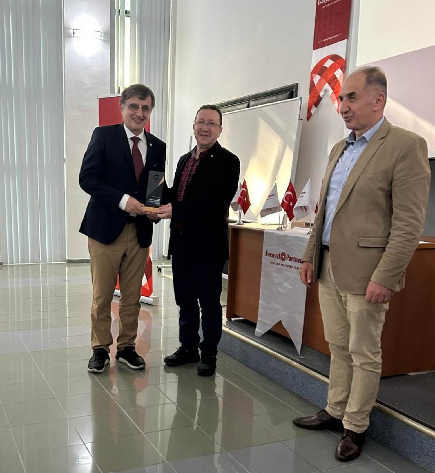 Karadeniz’de Çift Duraklı Deniz Hukuku Sempozyumu Tamamlandı