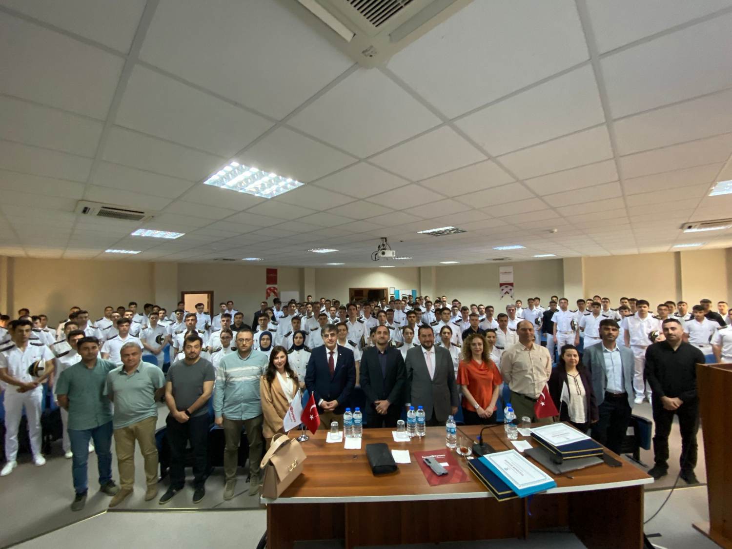 Karadeniz’de Çift Duraklı Deniz Hukuku Sempozyumu Tamamlandı