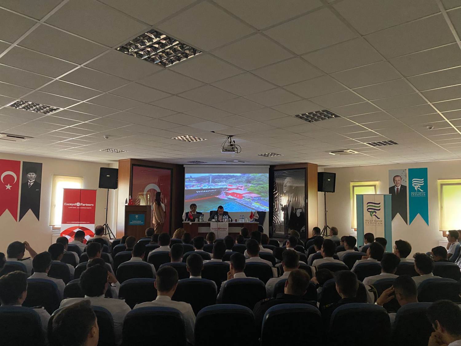 Karadeniz’de Çift Duraklı Deniz Hukuku Sempozyumu Tamamlandı