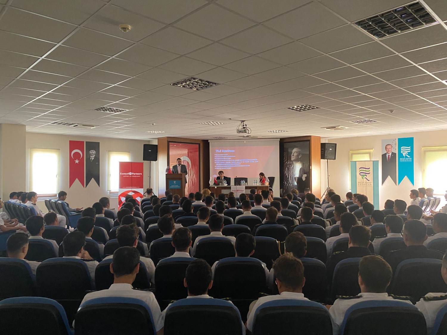 Karadeniz’de Çift Duraklı Deniz Hukuku Sempozyumu Tamamlandı