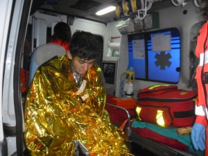 İtalya'da mülteci teknesi battı: 3 ölü