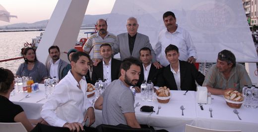 Milletvekili Adayı İlhan İşbilen&#039;den Romanlara Tekne Turu