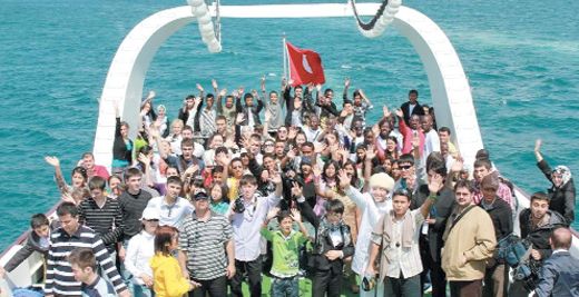 400 Öğrenci Boğaz Sularında