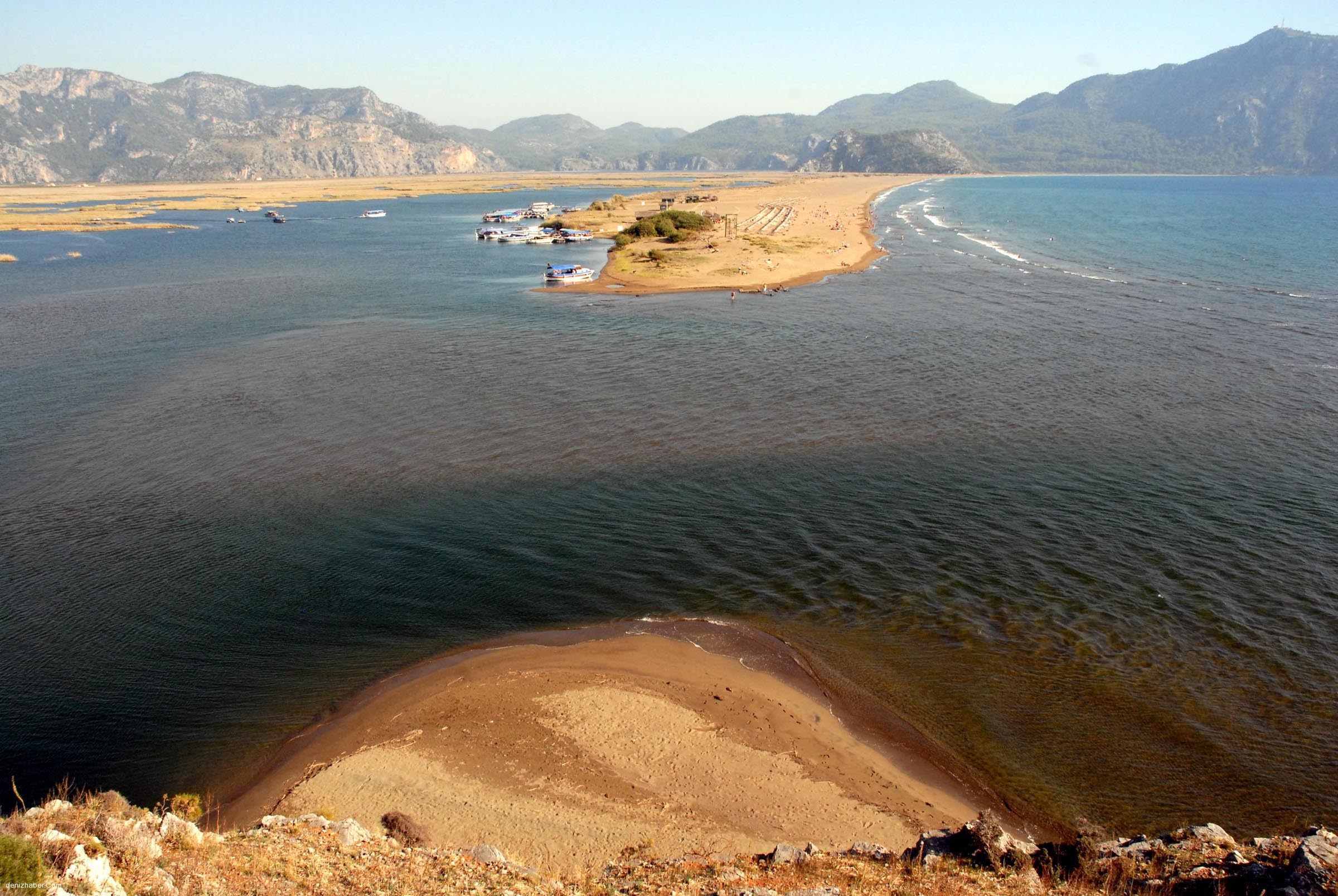 İztuzu Kumsalı sürekli yer değiştiriyor