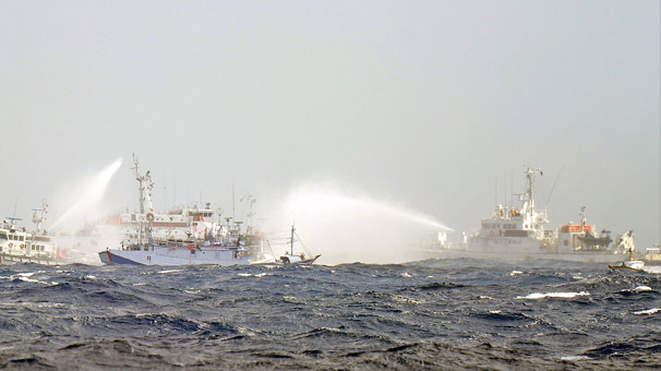 Pasifik&#039;te Tansiyon İyice Arttı