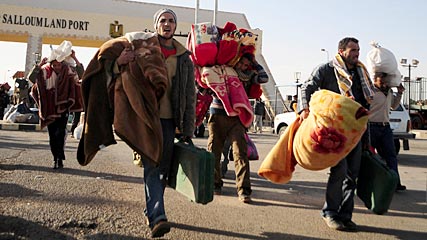 Yunanlılar 15 bin Çinliyi tahliye edecek