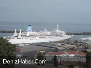 Trabzon Limanına 1 Günde 3 Gemi