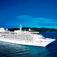 Cruise'un kaptanları Trabzon'a demir attı