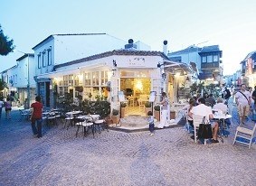 Sonbaharda Alaçatı&#039;ya Neden Gitmeli?