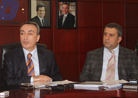 UND&#039;de Şok İstifa