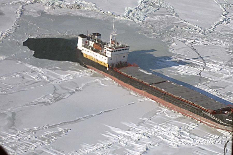 Donan Karadeniz'den Buz Manzaraları