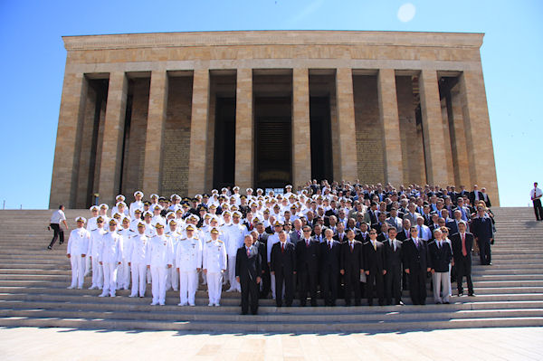 "Rahat Uyu Atam, işte Türk Denizcileri..."