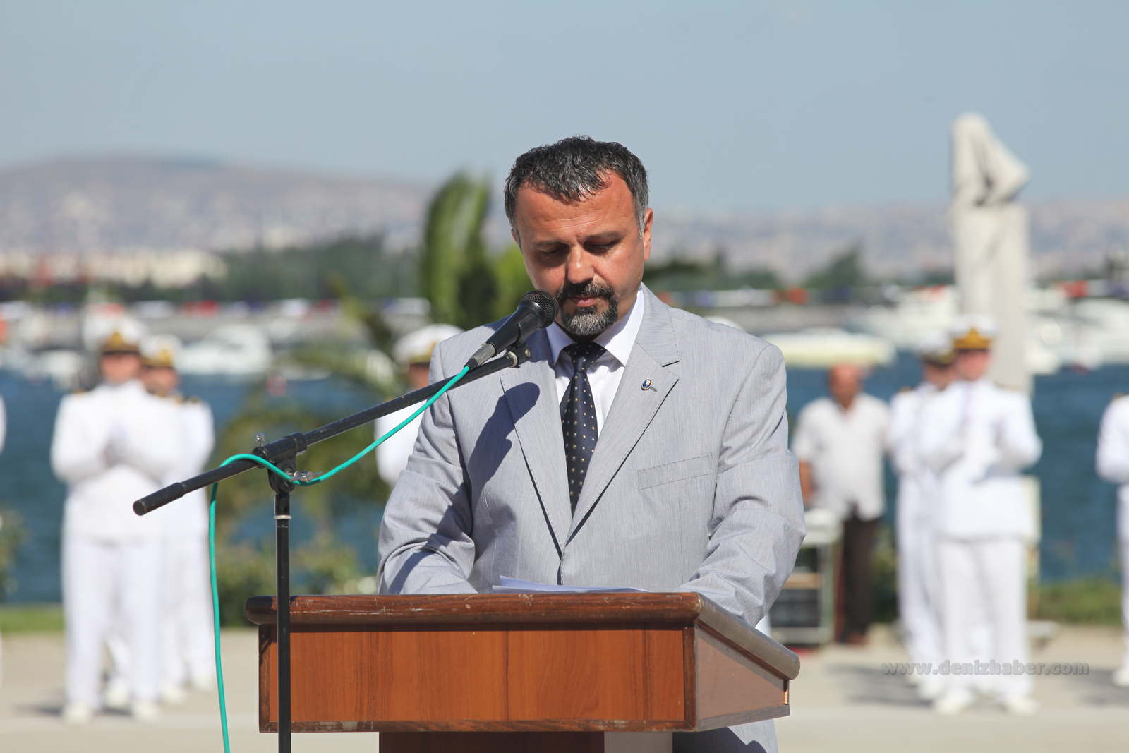 &quot;Darbelerden Okulumuz da zarar gördü&quot;