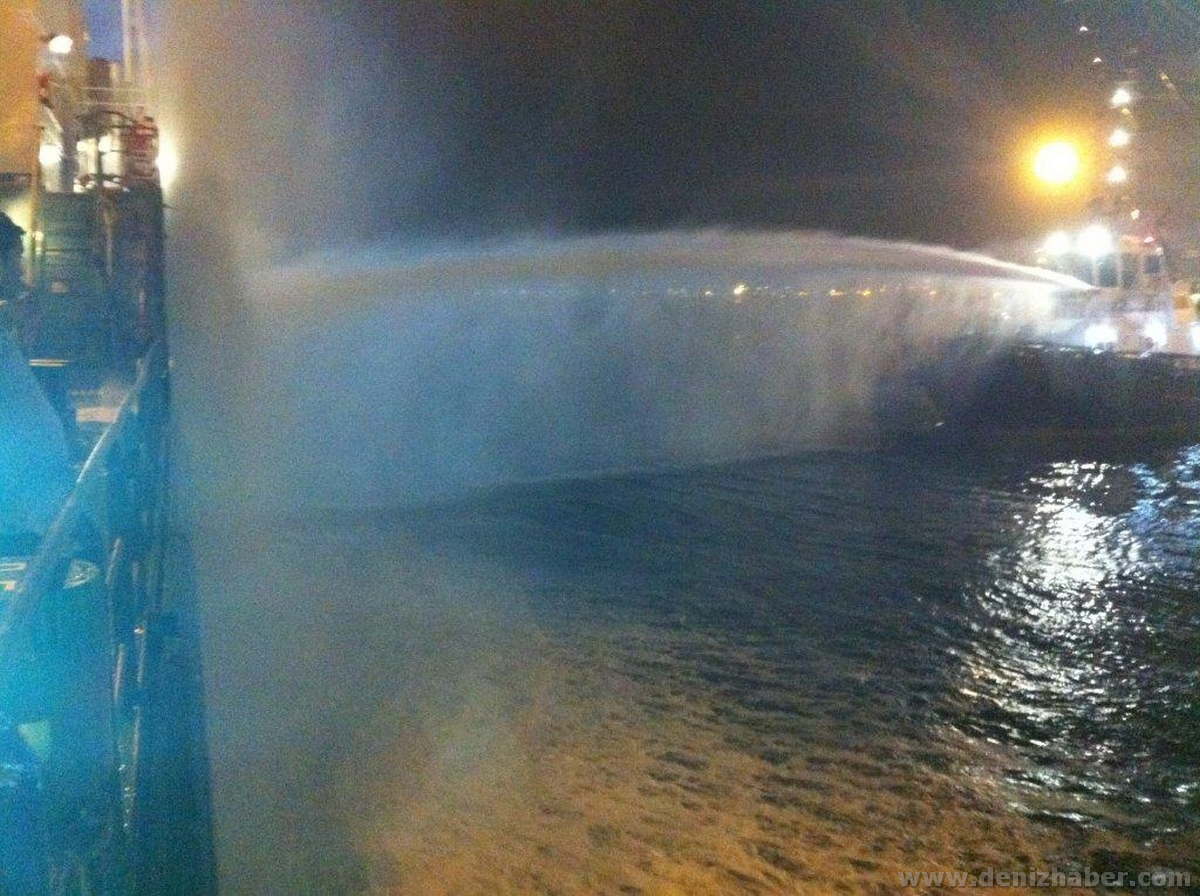 HEKMEH Gemisi Yangınına  Müdahale