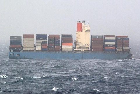 MOL Comfort&#039;un kıç bölümü su alıyor...