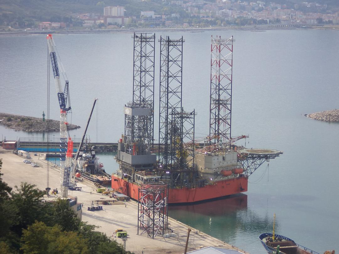 "Ukraine " Petrol Platform Giresun'da