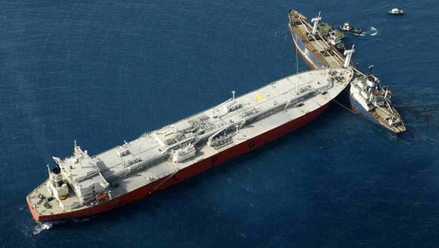 Ege'de İki Kargo Gemisi Çarpıştı