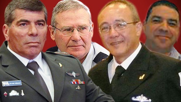 Dört komutan için İsrail'e balyoz