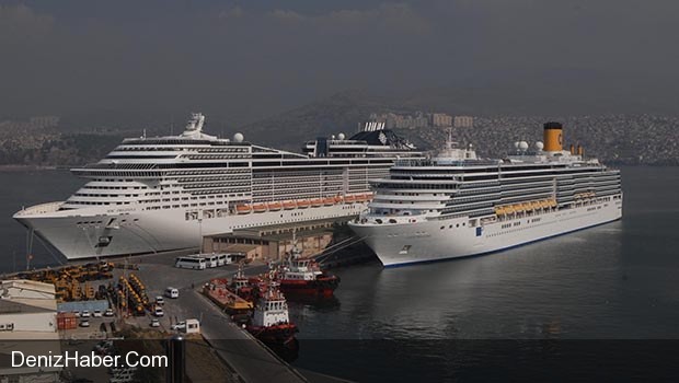 Aynı Gün 4 Gemi 17 Bin Konuk