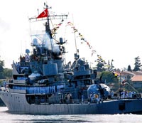 Deniz Harp Okulu öğrencileri açık deniz eğitiminde